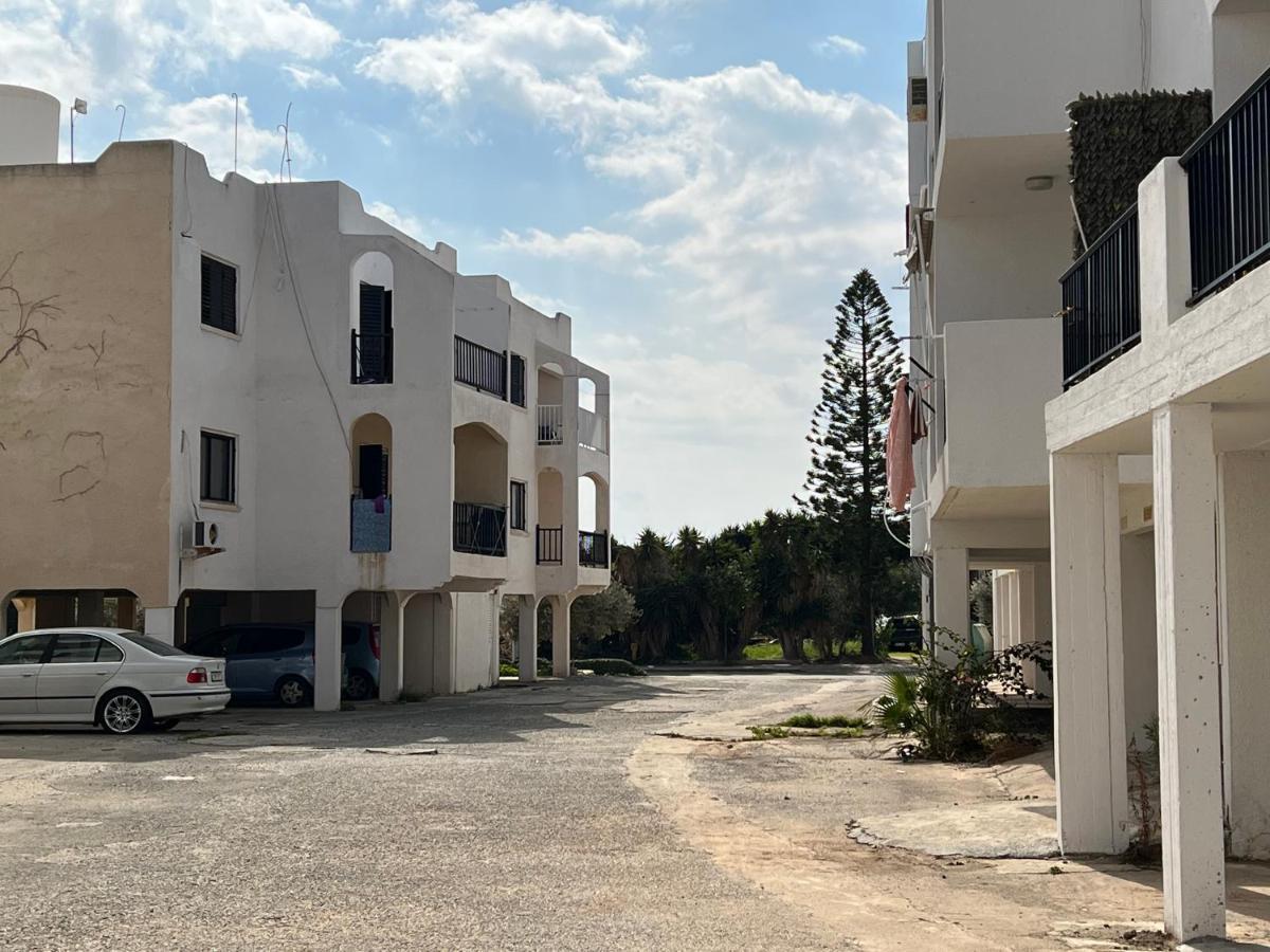 Taniandres Apartments Paralimni Exterior photo